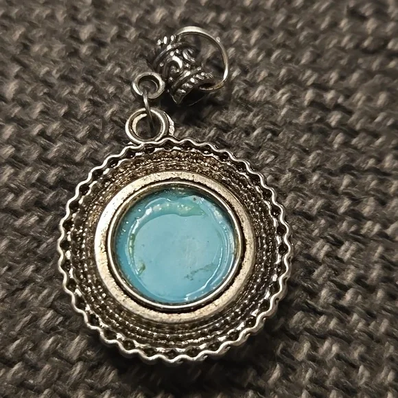 Turquoise Pendant - Picture 2 of 3